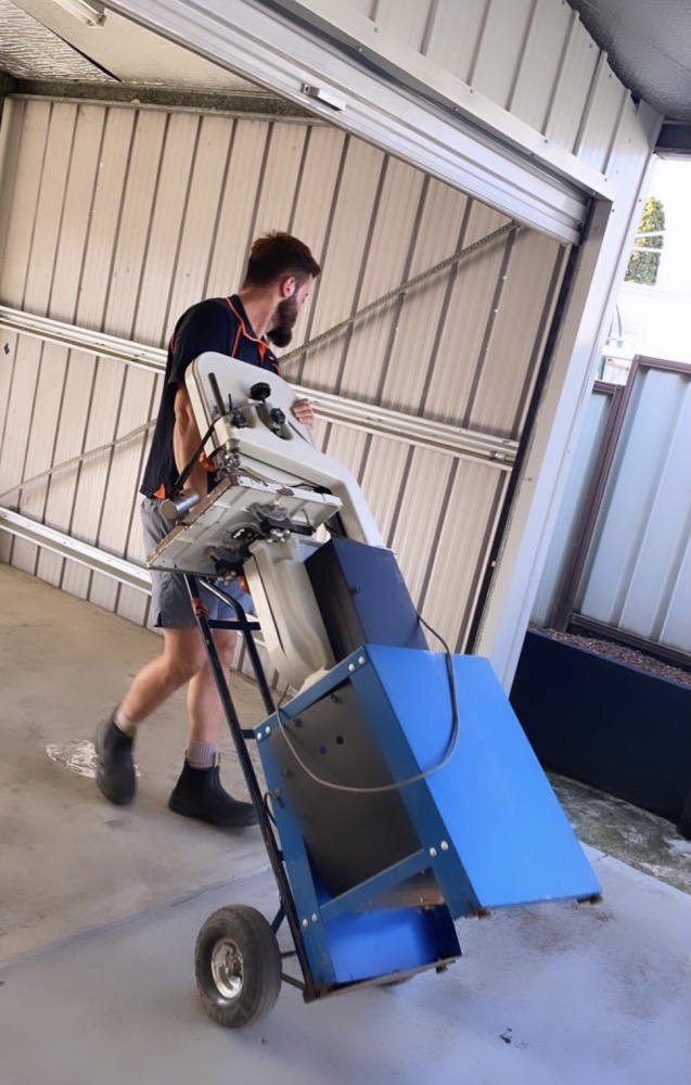 Office removalists in Sydney relocating desks and workplace furniture